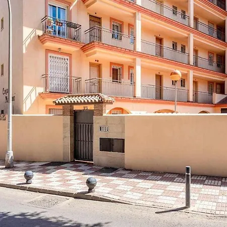 797 - Lujoso En Arroyo Con Piscina Benalmádena